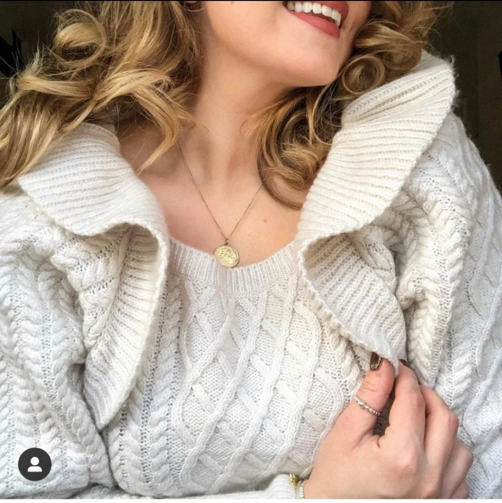 Blogger Fave! H&M Flounce Cable Knit Ruffle Sleeve Sweater - Picture 6 of 11